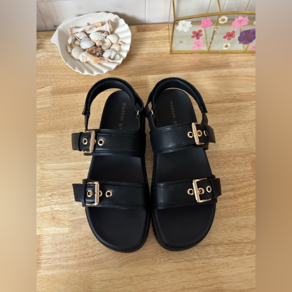 Madden Girl Sprintt Chunky Flat Sandals In Black Size 10 Classic New With Box - Picture 13 of 16